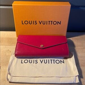 Louis Vuitton Fucshia Sarah Epi Wallet!